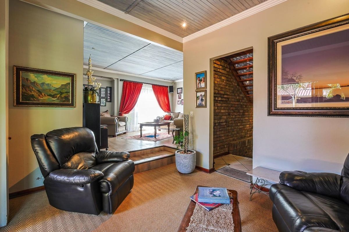 This beautiful family dream home offers space, flow, and comfort in perfect harmony. Designed for easy living and unforgettable entertaining. - Photo 5