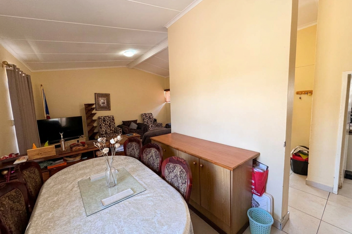 Windhoek North – Spacious 3 Bedroom Home with Flatlet Potential - Photo 5