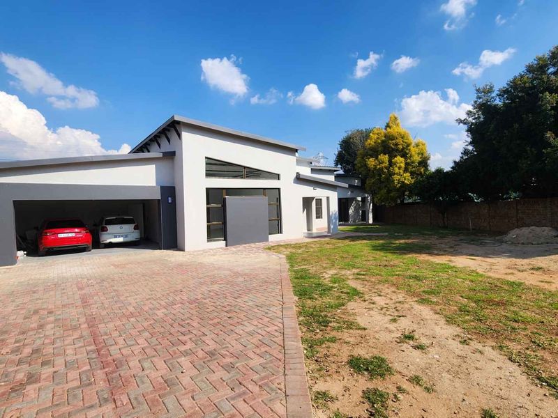 3 Bedroom Home For Sale - Photo 1