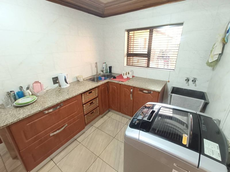 BEAUTIFUL FAMILY HOUSE FOR SALE IN THE REEDS!!!! - Photo 8
