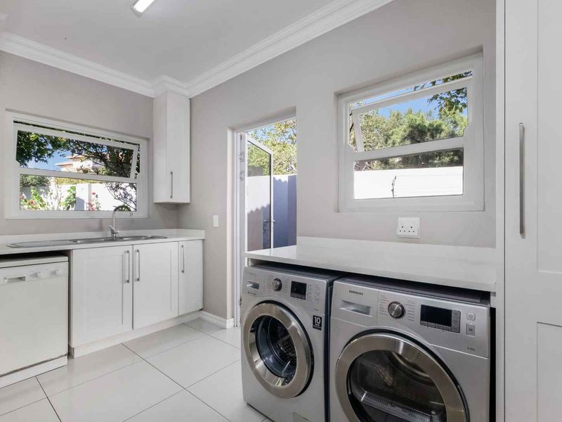 LOOKING FOR YOUR METICULOUSLY CARED FOR DREAM HOME TO ACCOMMODATE YOUR FAMILY? - Photo 9