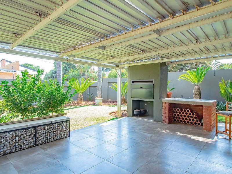 Four Bedroom family home in Annlin - Photo 7