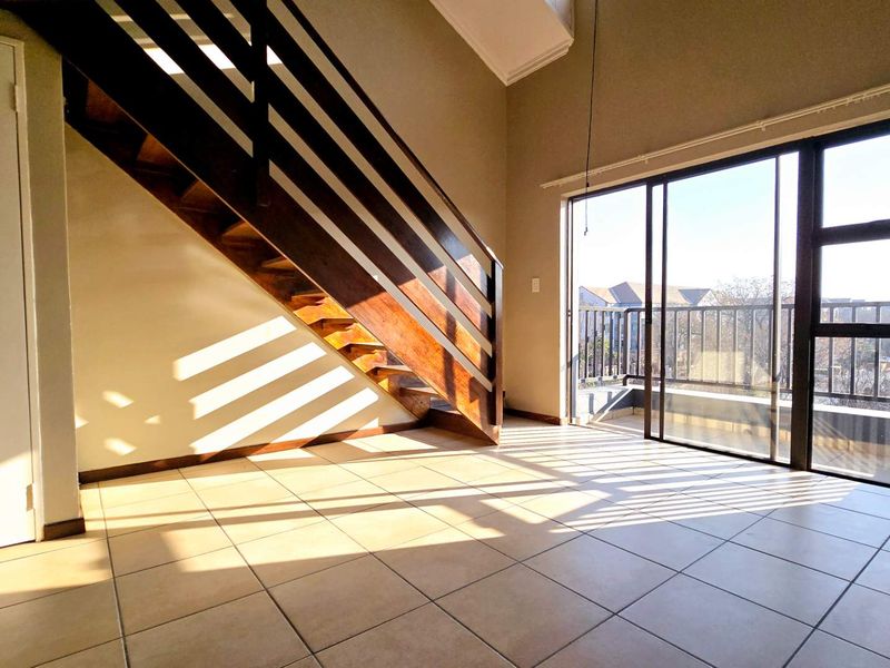 Loft Apartment in a Secure Complex - Photo 3
