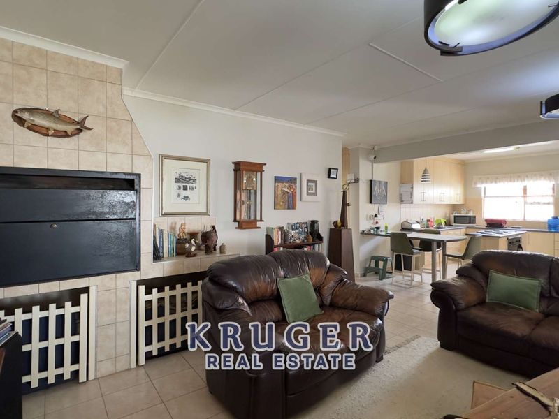 For sale - 3-bedroom home with 2-bedroom flat - Photo 5