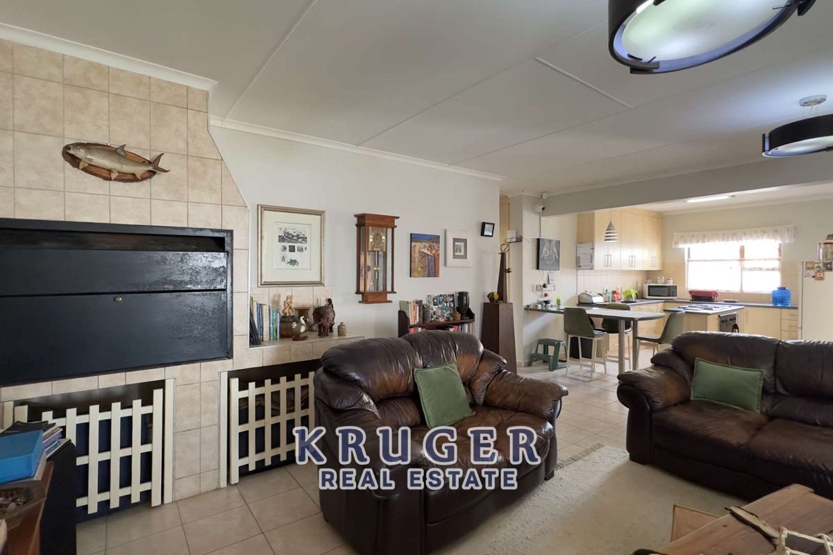 For sale - 3-bedroom home with 2-bedroom flat - Photo 5