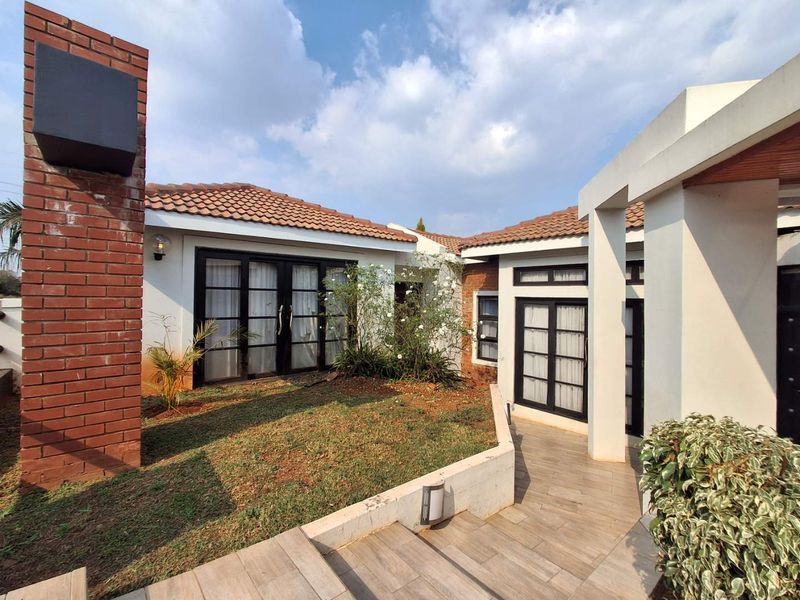 Three bedrooms house for sale in Elandspoort - Photo 5