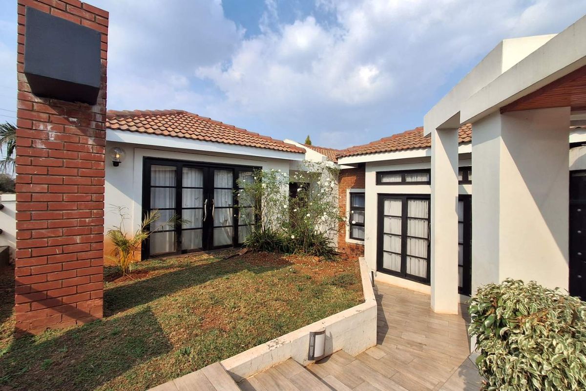 Three bedrooms house for sale in Elandspoort - Photo 5