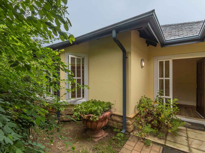 Luxurious Retirement Living in Waterfall Hills Mature Lifestyle Estate - Photo 2