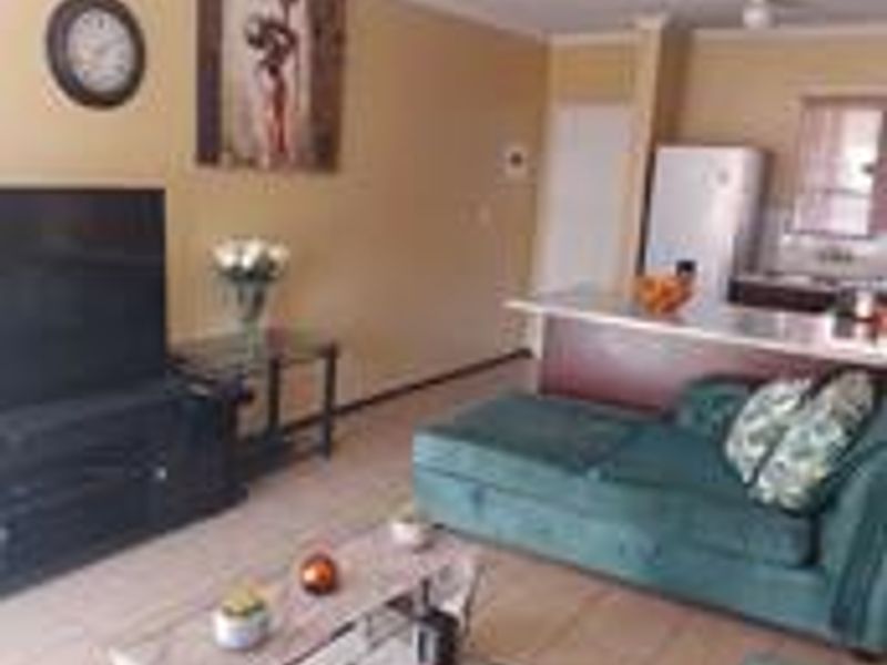 THREE BEDROOM TOWNHOUSE FOR SALE IN BOKSBURG CENTRAL - Photo 5