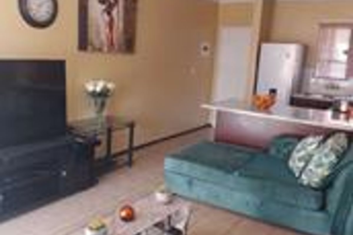 THREE BEDROOM TOWNHOUSE FOR SALE IN BOKSBURG CENTRAL - Photo 5