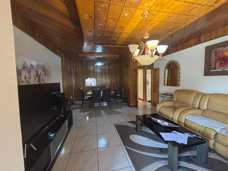 4 Bedroom house for sale in Diepkloof - Photo 3