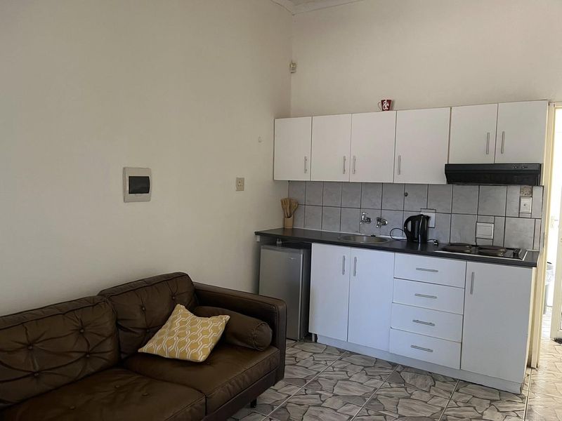Fully furnished one bedroom apartment to rent in Hochlandpark -short terms - Photo 3