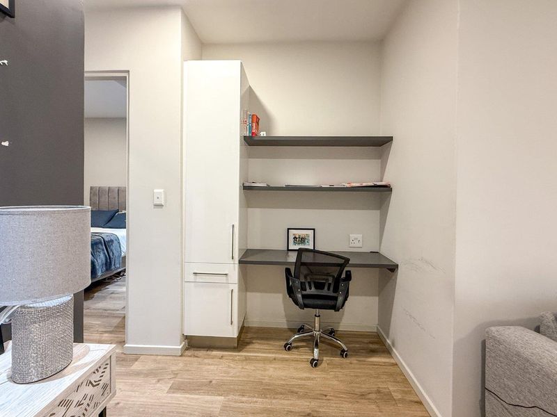 Exclusive Rental Opportunity – Modern Upmarket Unit - Photo 10