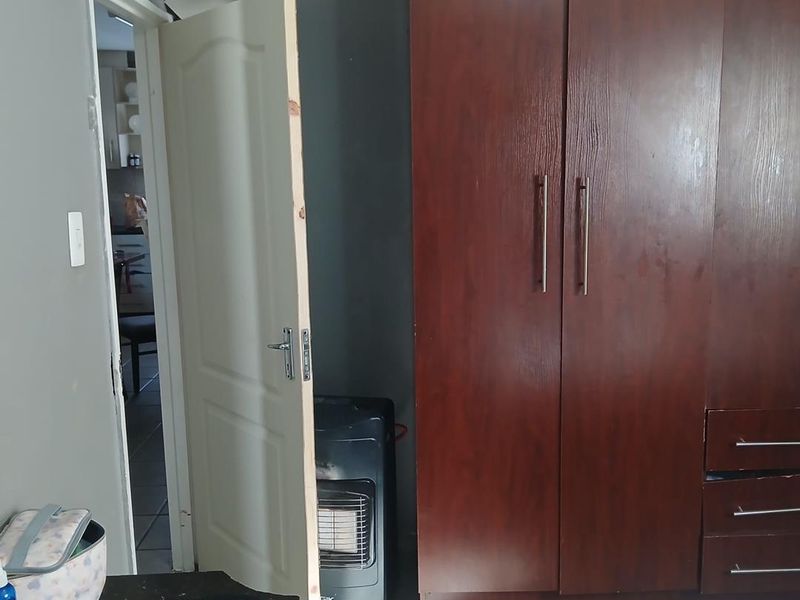 Charming Two-Bedroom House for Rent in Kraaifontein, Scottsdene - Photo 10