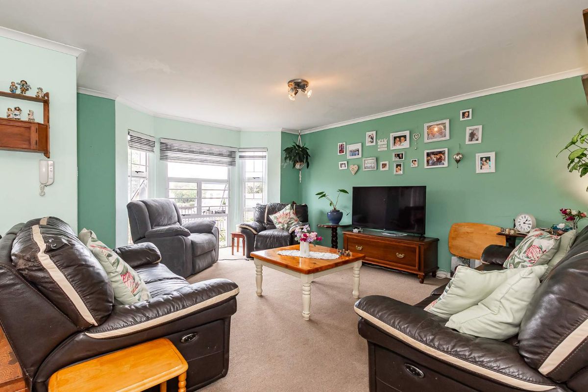 Beautiful 3-Bedroom Home in a Peaceful Neighbourhood - Photo 4