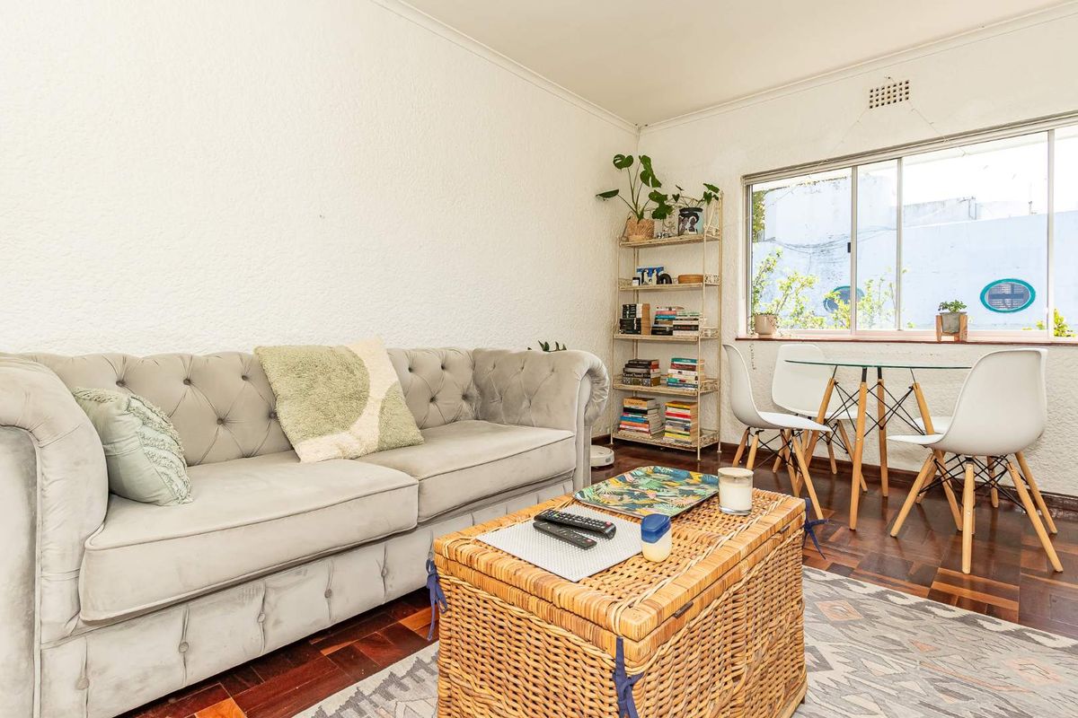 Immaculate Apartment in Rondebosch Village - R1.995m - Photo 4