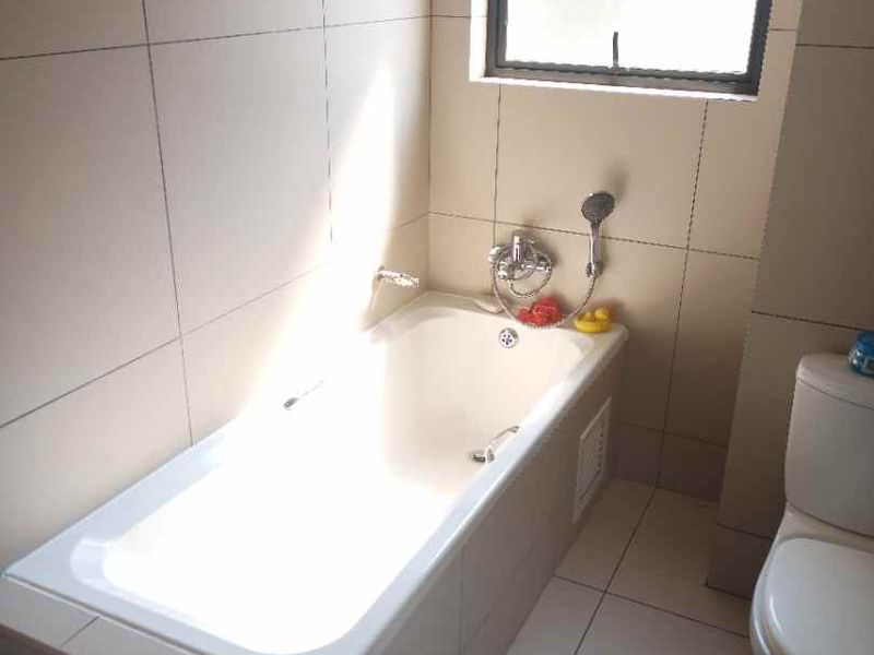 MODERN 2-BEDROOM APARTMENT FOR SALE – LILIANTON, BOKSBURG - Photo 8