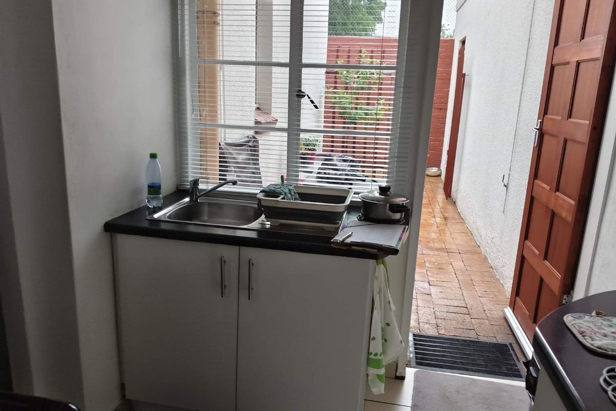 Small and cozy Garden Cottage for Rental - Photo 5