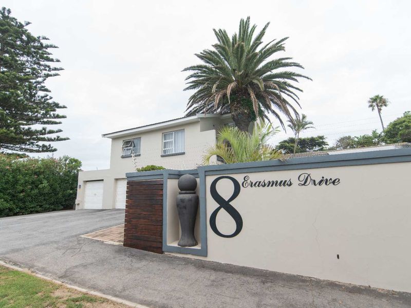 Exquisite Family home in Summerstrand - Photo 3