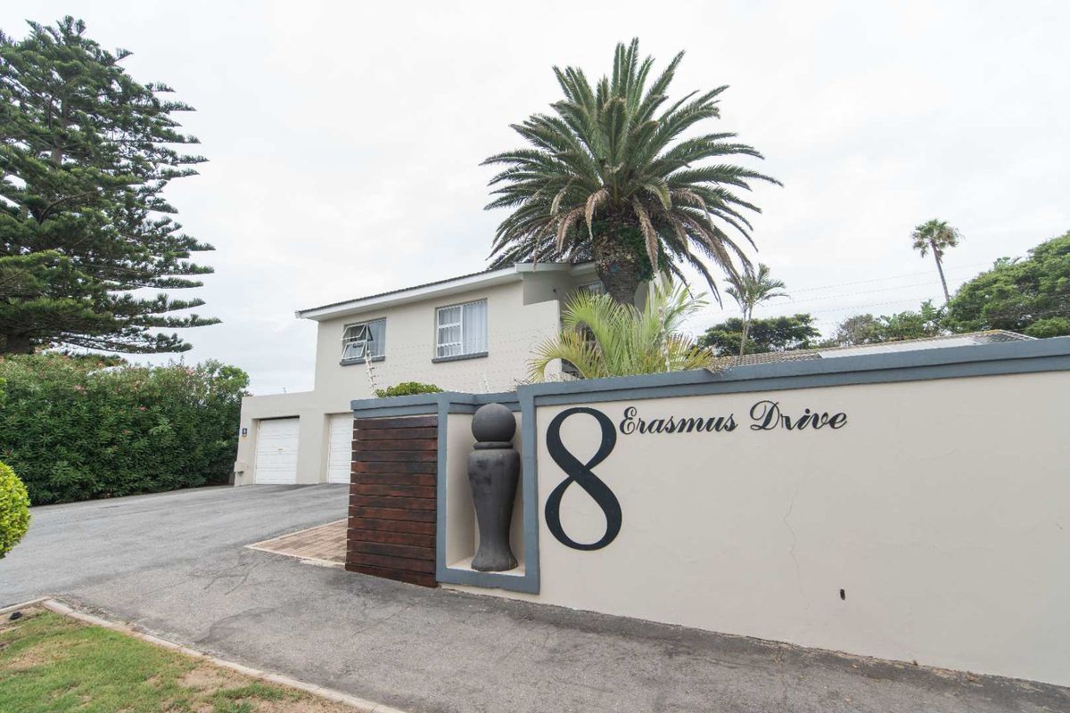 Exquisite Family home in Summerstrand - Photo 3