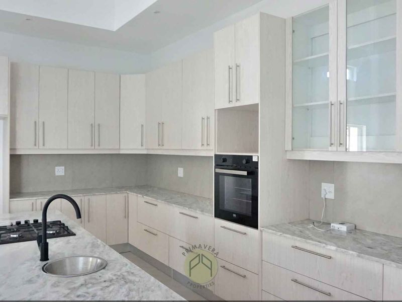 BRAND NEW 5 Bedroom House FOR SALE in Waterfront, Swakopmund - Photo 6