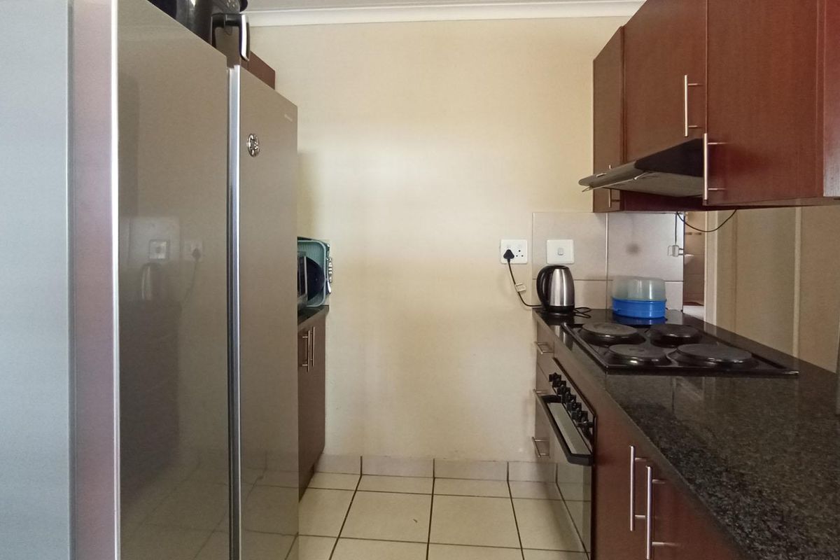 KOSMOSDAL - 3 BEDROOM FULL TITLE HOUSE IN A SECURITY ESTATE - Photo 5