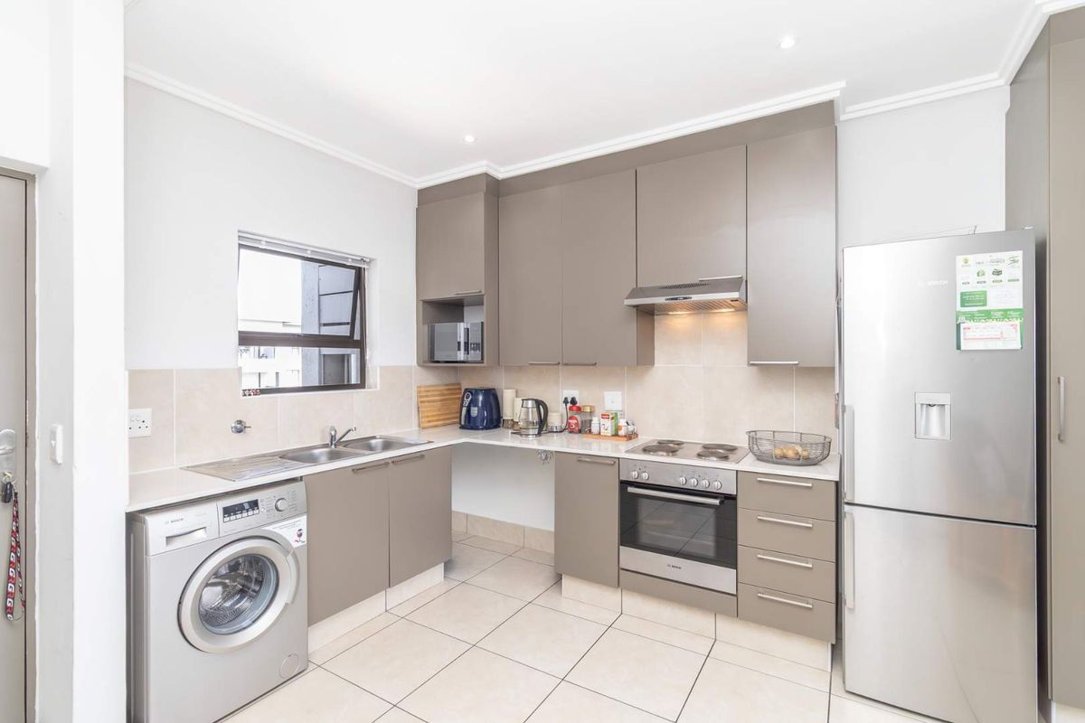 Amazing views and stylish apartment in Barbeque Downs - Photo 5