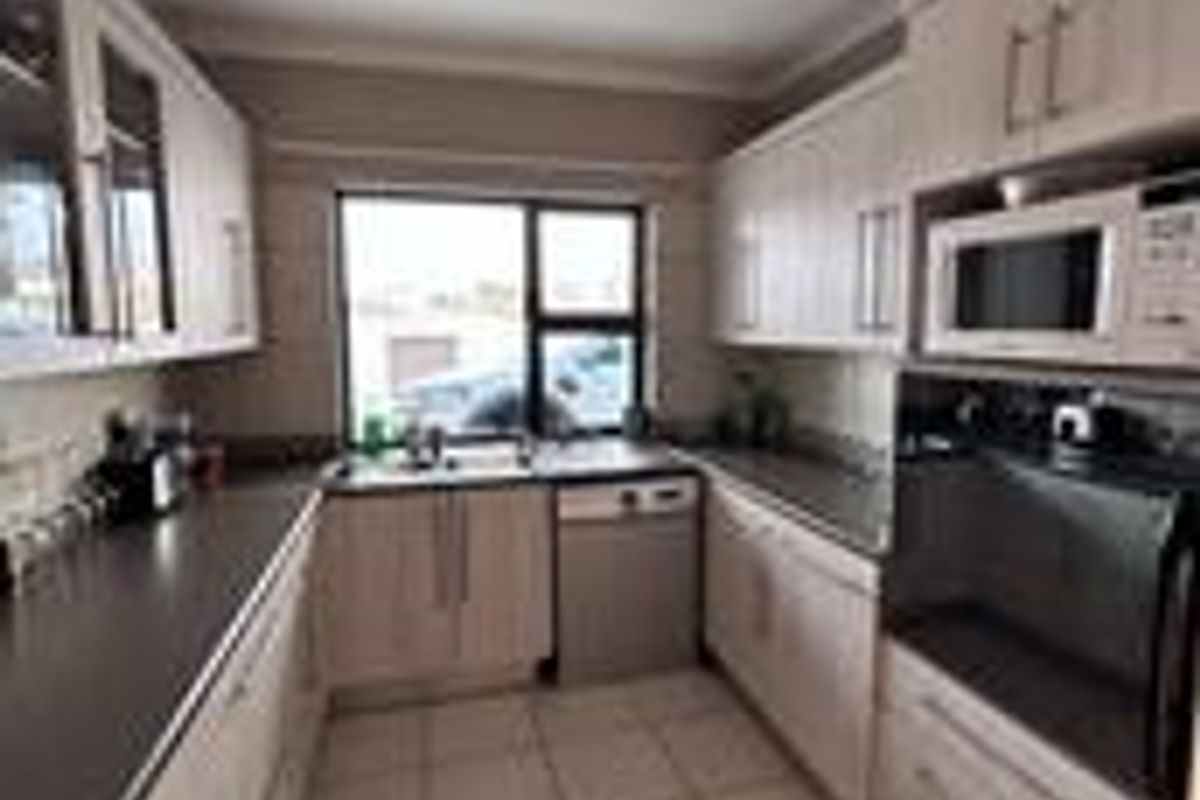 Modern Living, Perfectly Sized - Photo 3