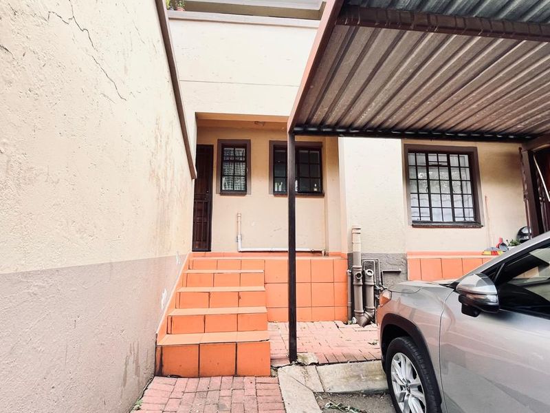 Home for Small Family or Investor! - Photo 9