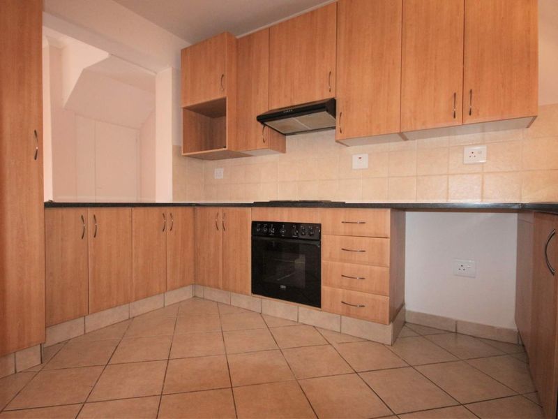 Perfect lock up and go available from September 2026! - Photo 2