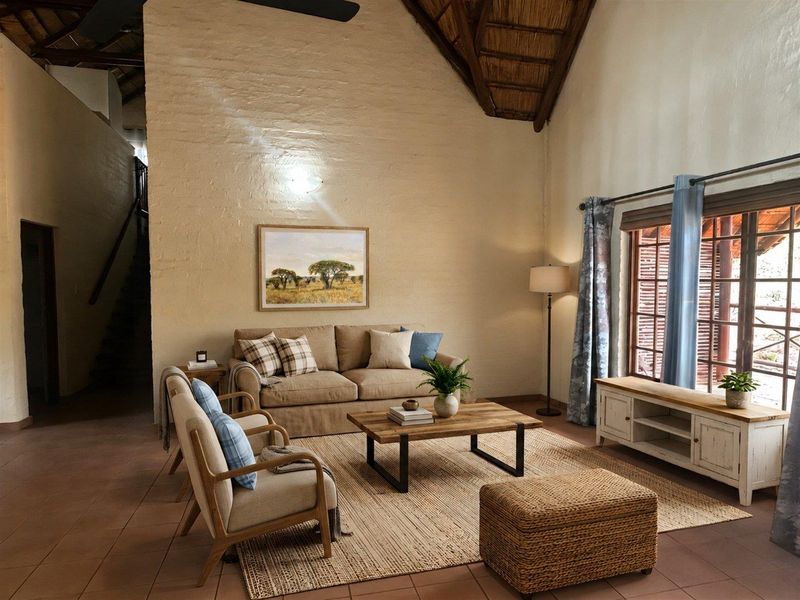 Charming Thatched Home in Canyon Game Reserve - Photo 7