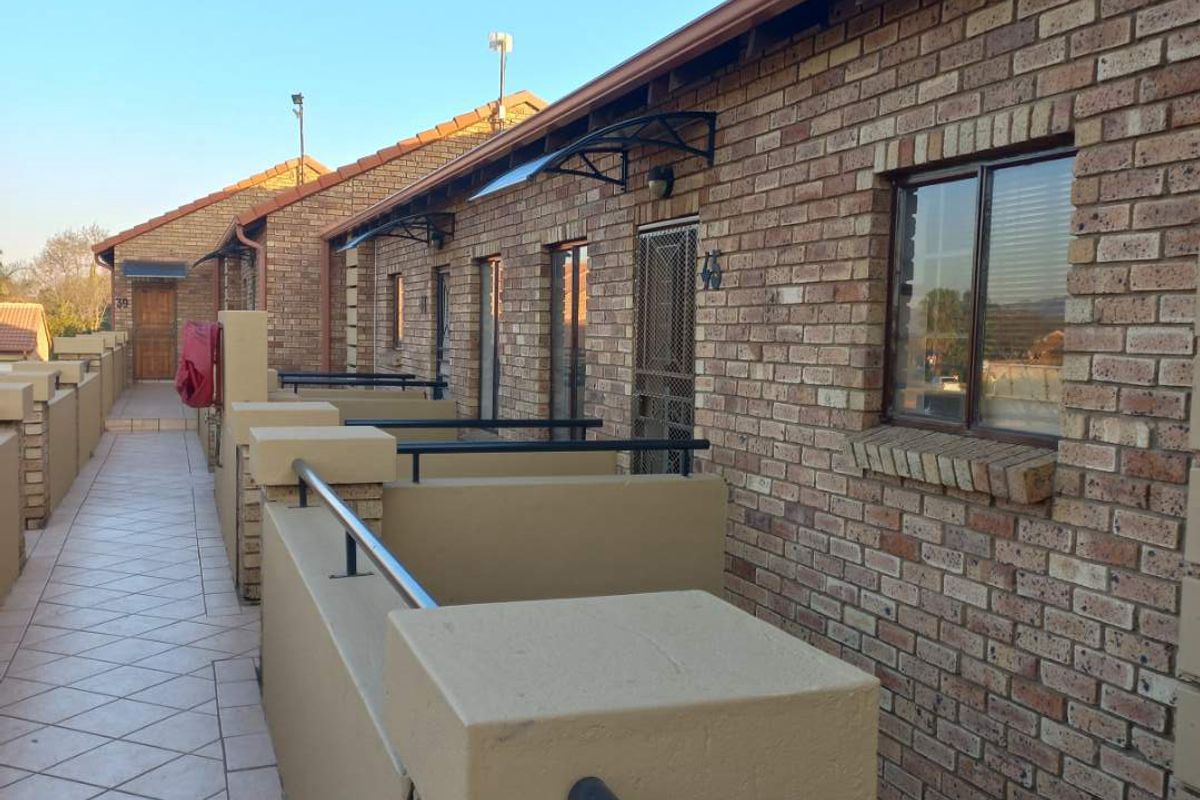 2 Bedroom Apartment Available in Equestria Estate - Photo 2