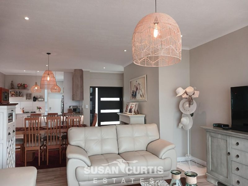 Seafront Property - Photo 6