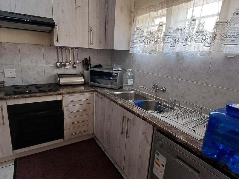 Neat as a pin - Photo 7