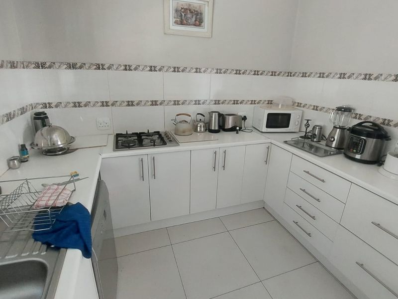 Discover Modern Comfort in This 3-Bed Dream Home! - Photo 9