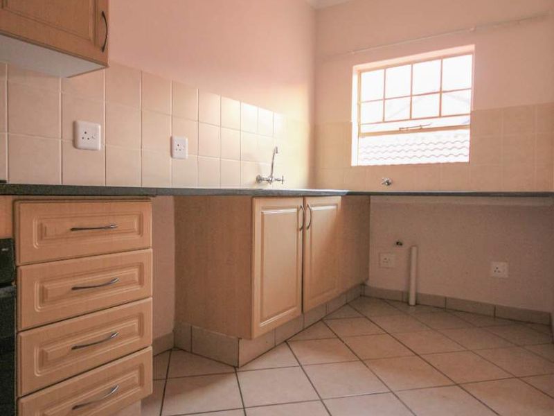 Immediately Available – Load-Shedding Free Area! - Photo 3