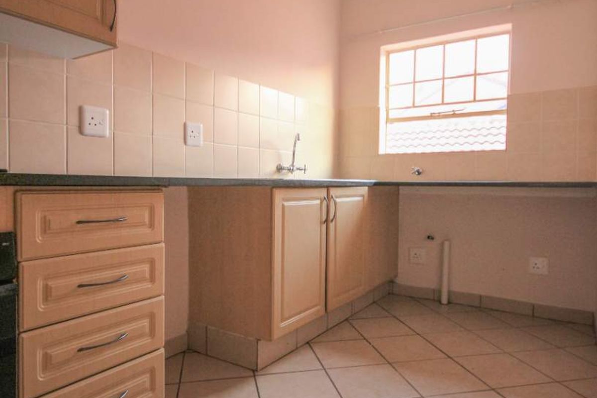 Immediately Available – Load-Shedding Free Area! - Photo 3
