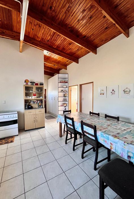 Property #2401833, House For Sale in Henties Bay Central