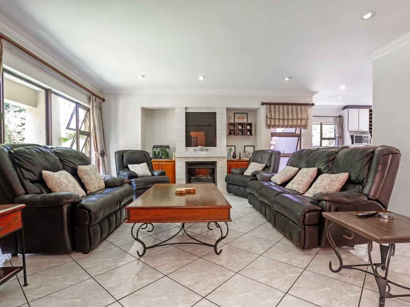 FULLY FURNISHED HOME IN DAINFERN - Photo 6