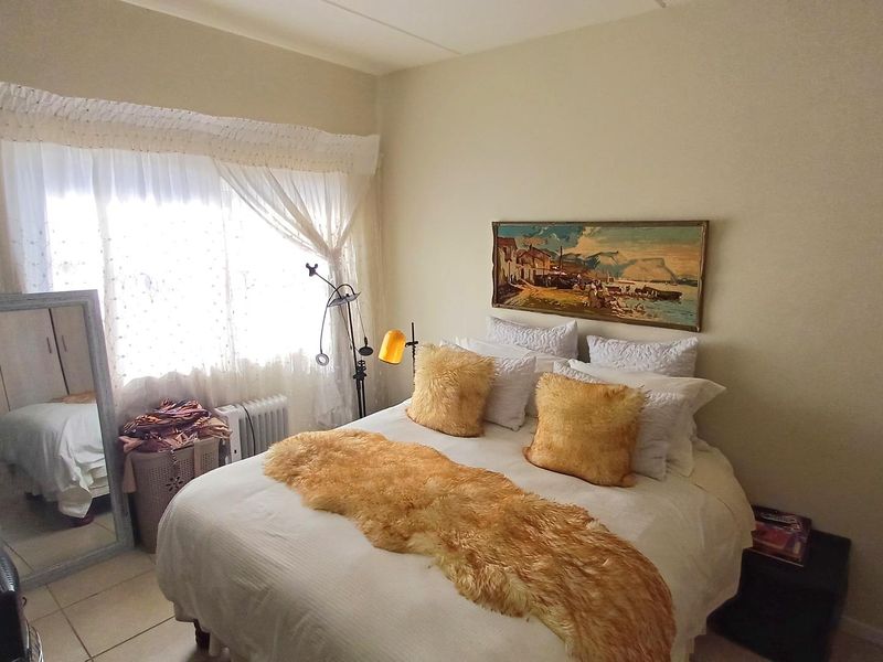 Lovely ground floor 2 bedroom apartment in a double storey standalone building - Photo 8