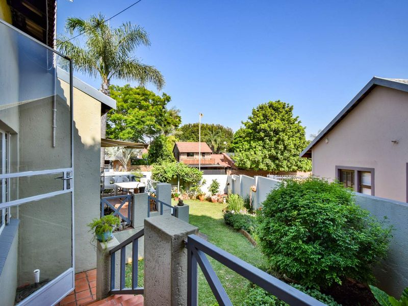 Cute as a button! - Photo 3