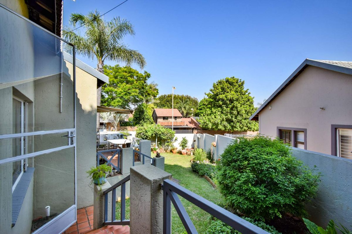 Cute as a button! - Photo 3