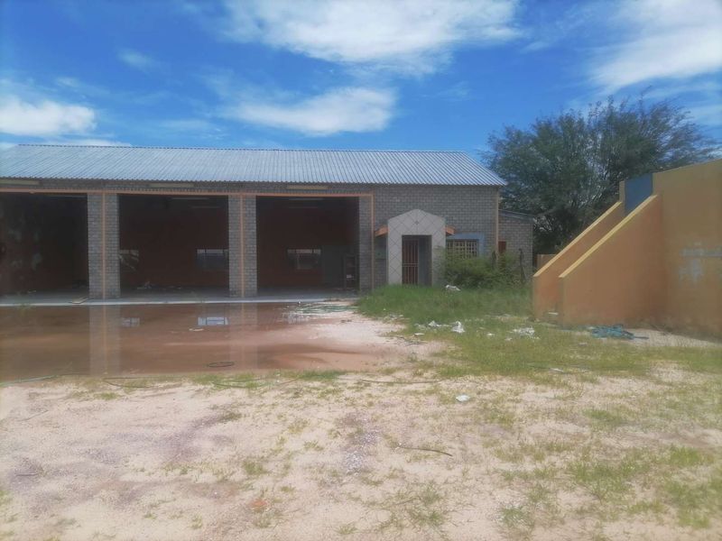 Industrial Plot with offices and workshops  - Ongwediva - Photo 5