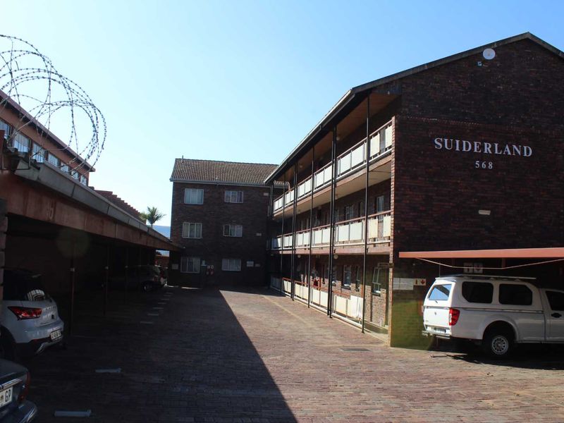 2.5-Bedroom Apartment to Rent in Pretoria Gardens- Suiderland Building - Photo 2