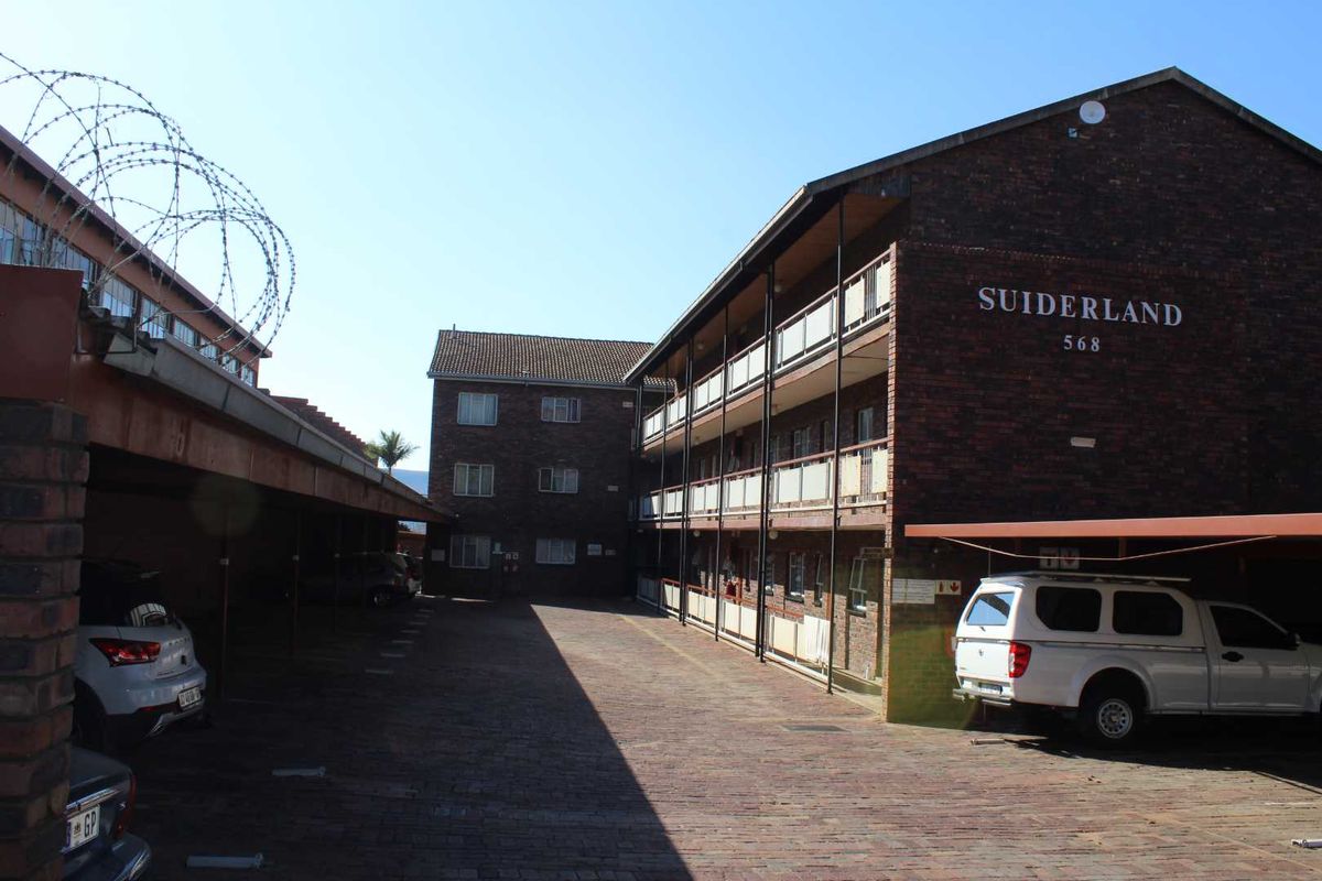 2.5-Bedroom Apartment to Rent in Pretoria Gardens- Suiderland Building - Photo 2