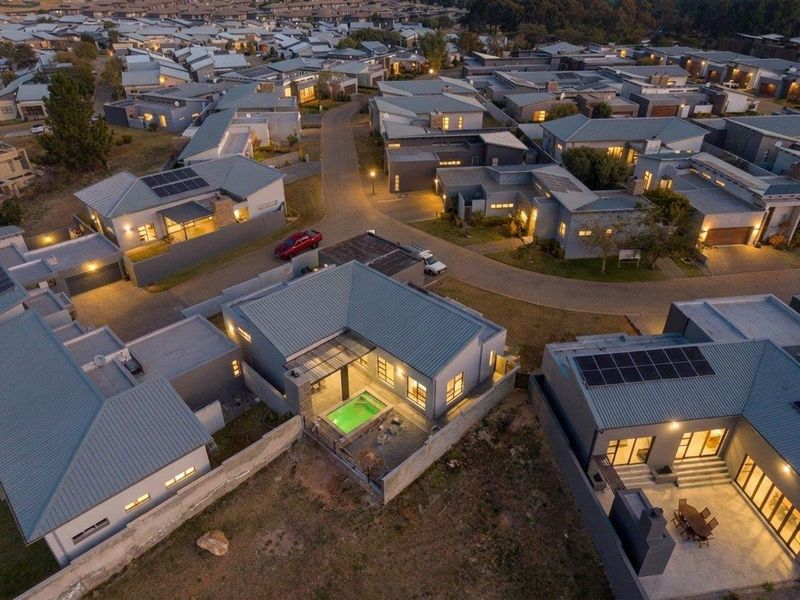 Stone Quarter | Luxury Single Storey Cluster Backing onto the Conservation Belt - Photo 4