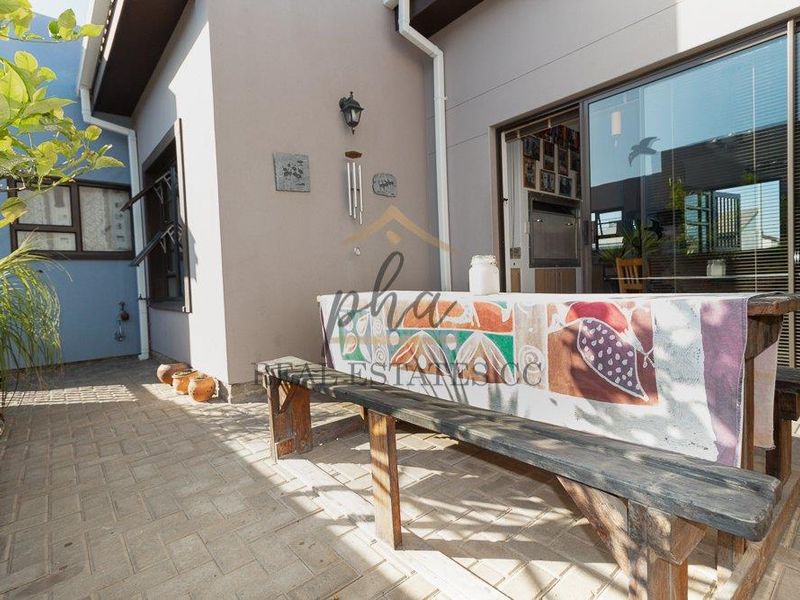 CHARMING 2-Bedroom Townhouse For Sale - Photo 8