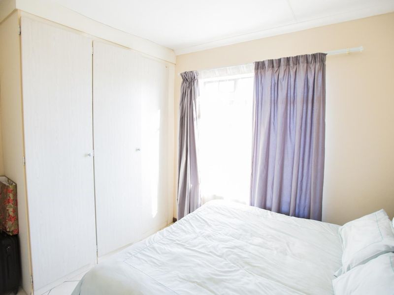 2 Bedroom Townhouse With A Covered Balcony - Photo 9