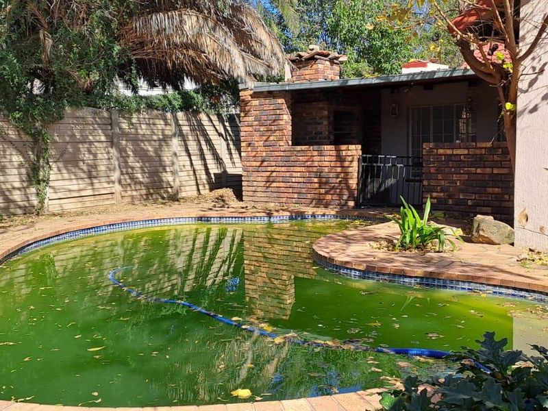 TLC Needed - Photo 7