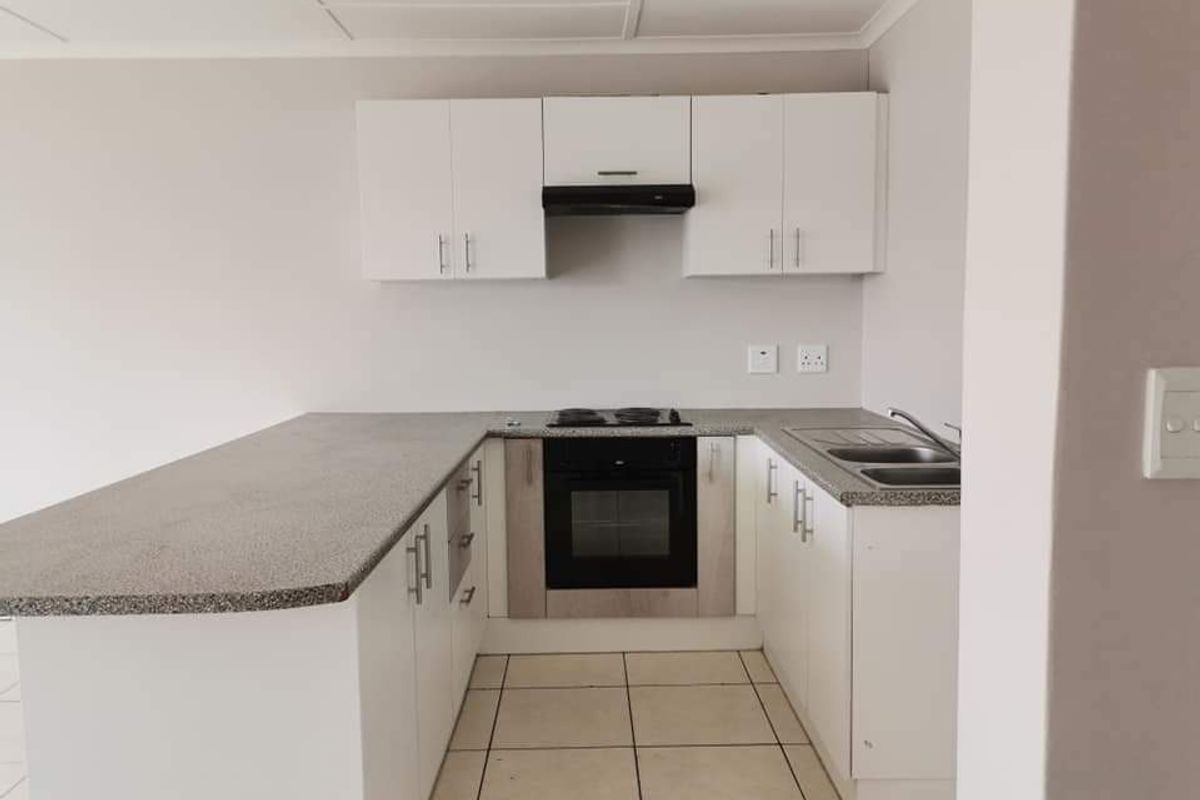 GROUND FLOOR UNIT N$ 499,999.99 - Photo 5